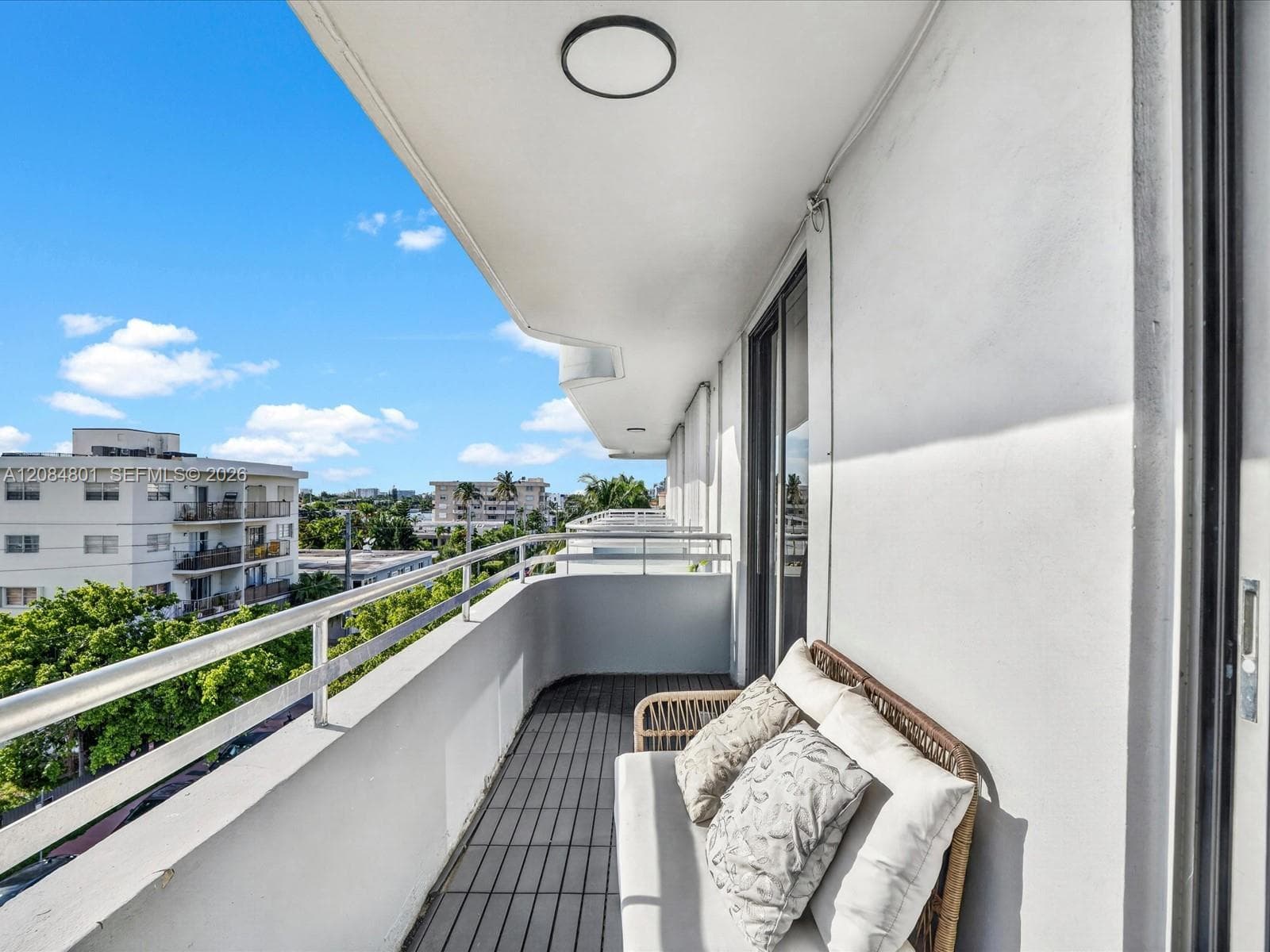 BYRON BAY · #502 in Miami Beach - Photo 34