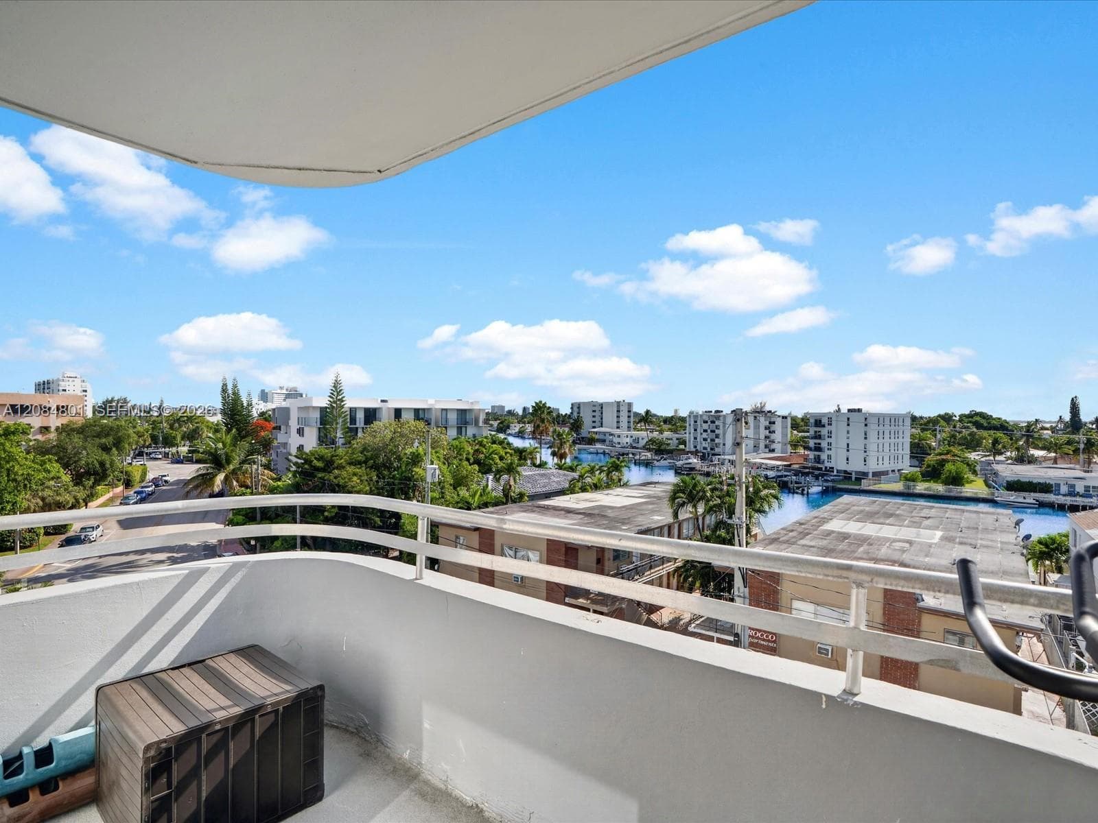 BYRON BAY · #502 in Miami Beach - Photo 40