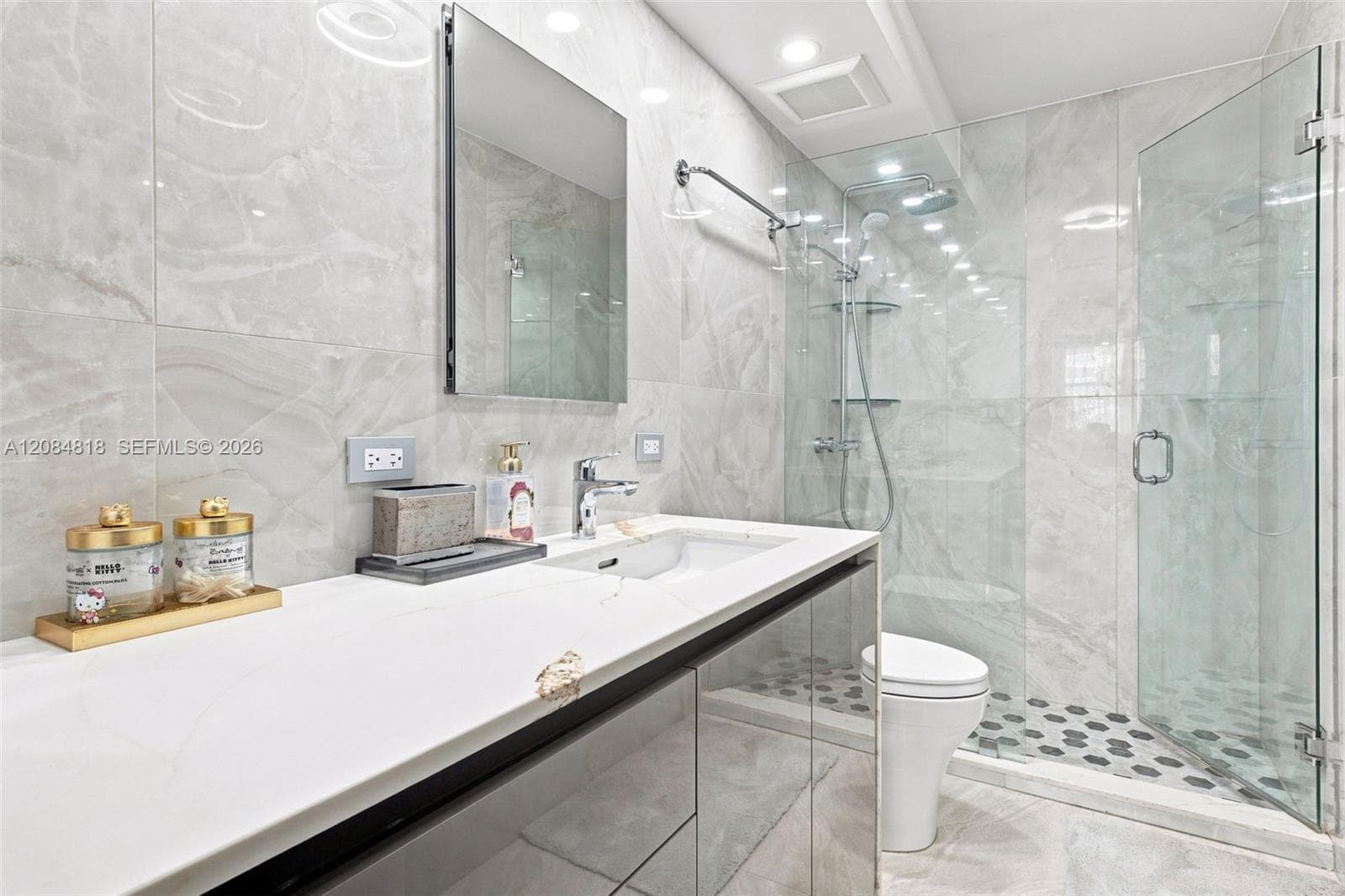 WINSTON TOWERS 100 CONDO · #211 in Sunny Isles Beach - Photo 16