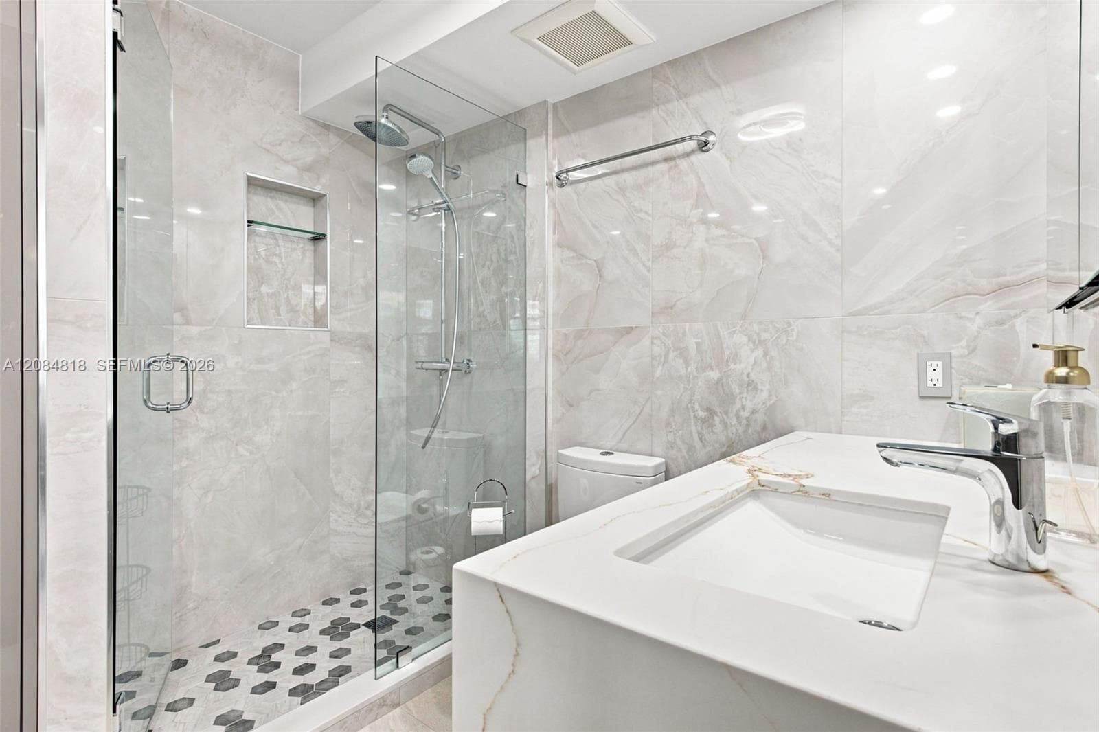 WINSTON TOWERS 100 CONDO · #211 in Sunny Isles Beach - Photo 18