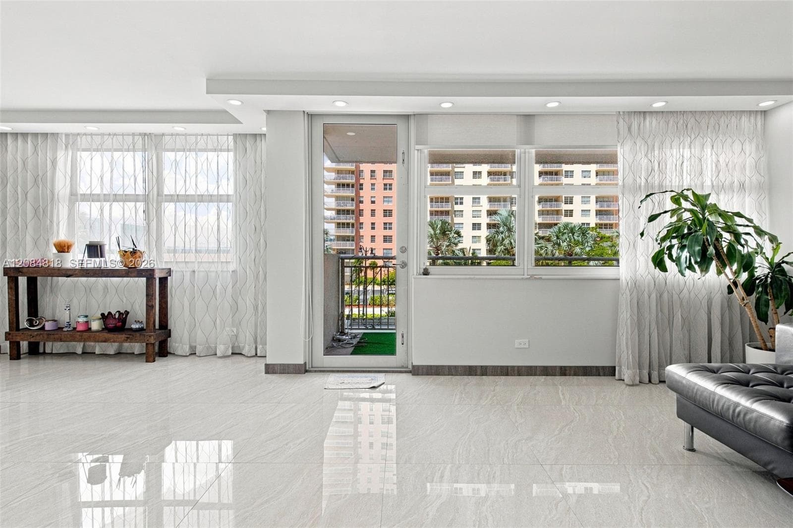 WINSTON TOWERS 100 CONDO · #211 in Sunny Isles Beach - Photo 11