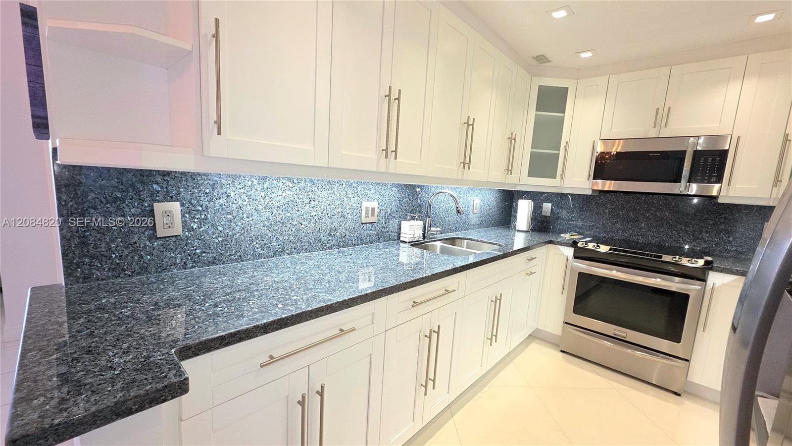 HEMISPHERES CONDO · #10N in Hallandale Beach - Photo 5