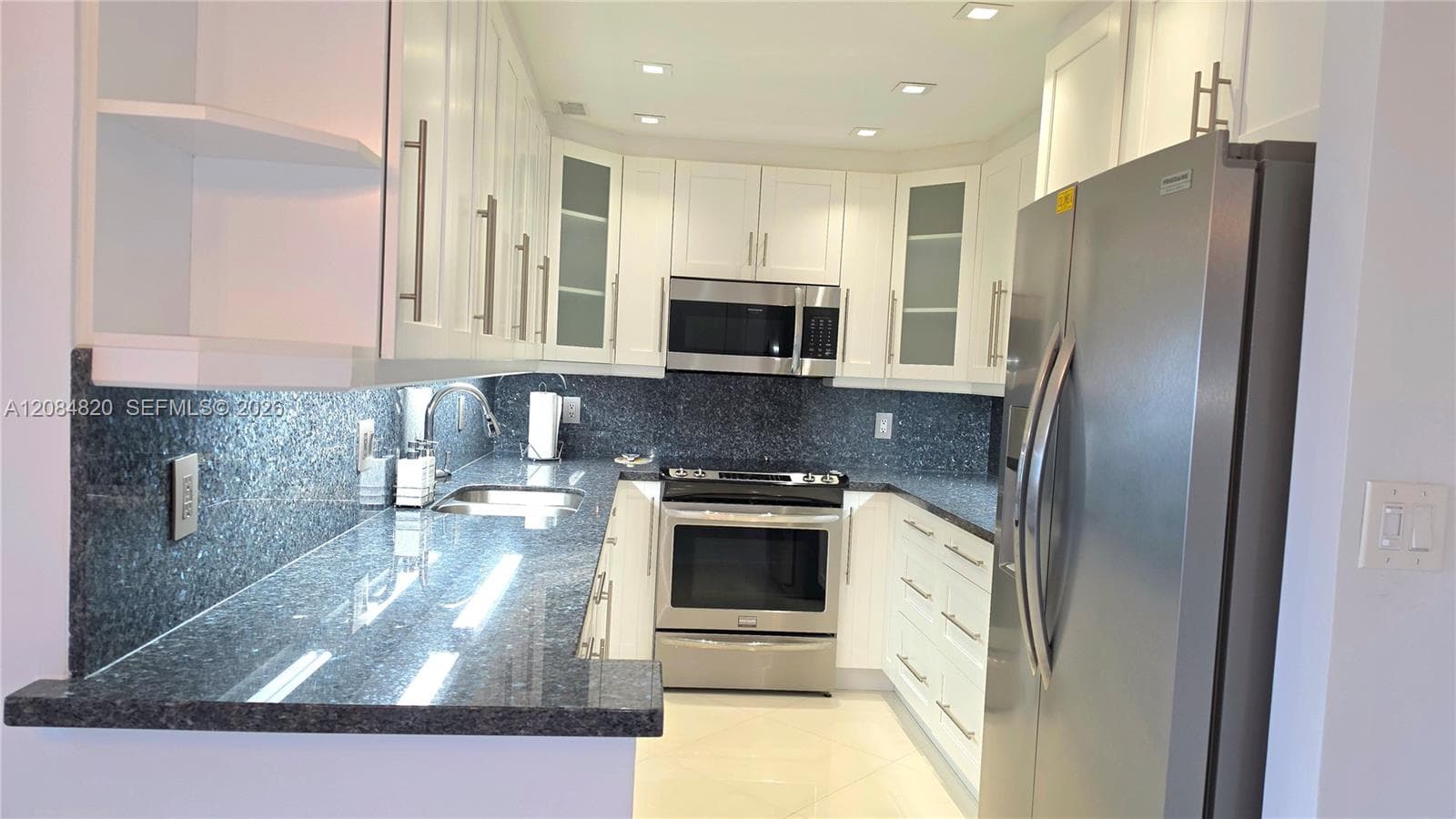 HEMISPHERES CONDO · #10N in Hallandale Beach - Photo 4