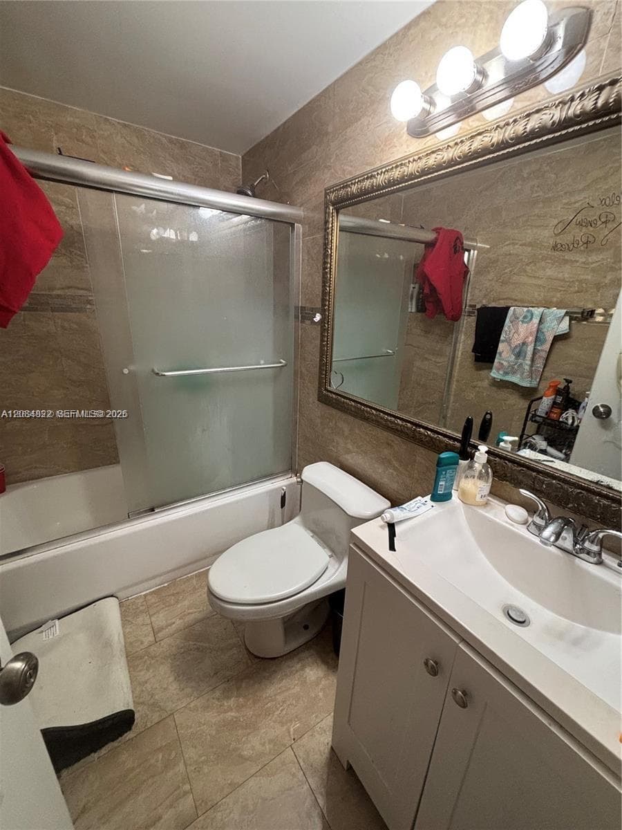 GOLDEN GATE APARTMENTS CO · #109 in Miami - Photo 3