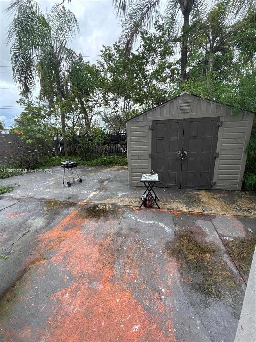 GOLDEN GATE APARTMENTS CO · #109 in Miami - Photo 8