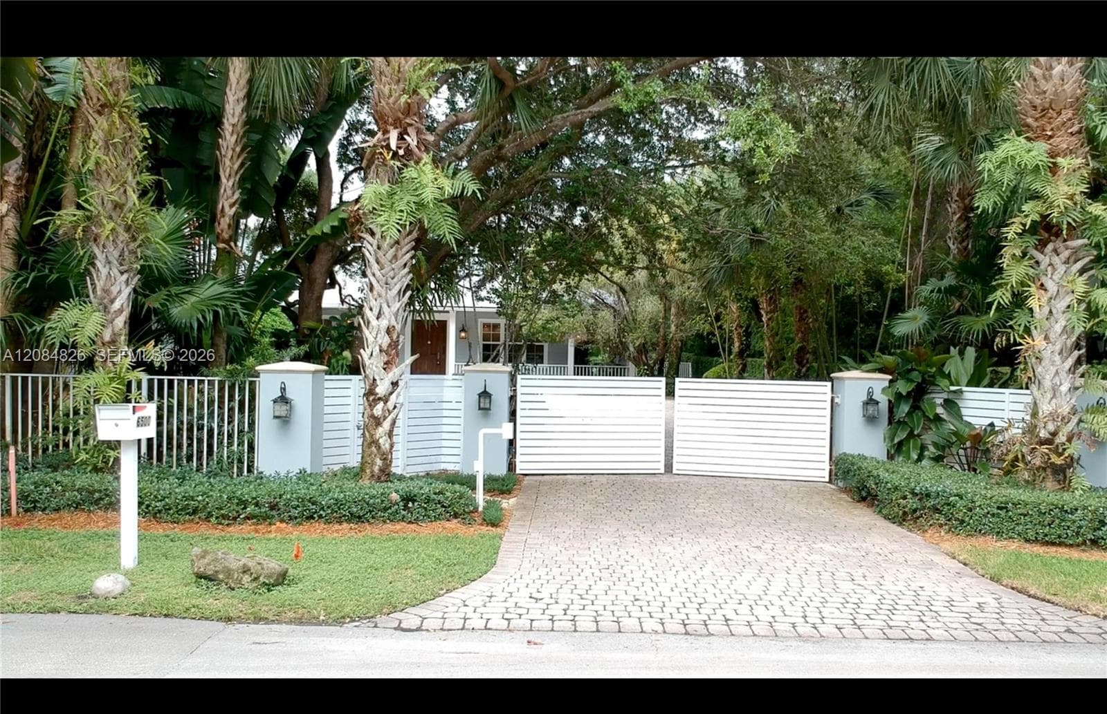 6500 SW 85th St photo 2