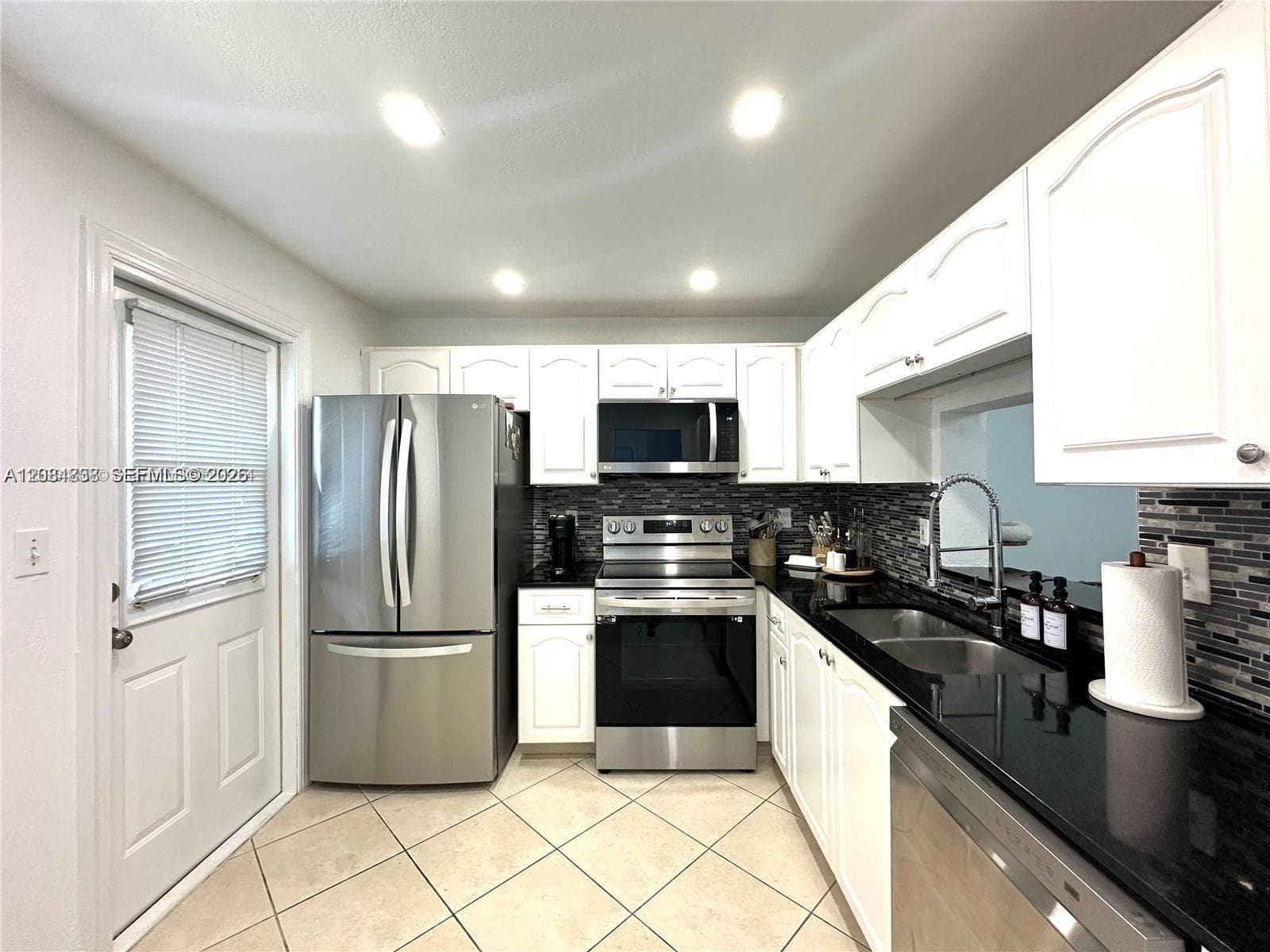 MEADOWBROOK TOWERS · #102 in Hallandale Beach - Photo 5