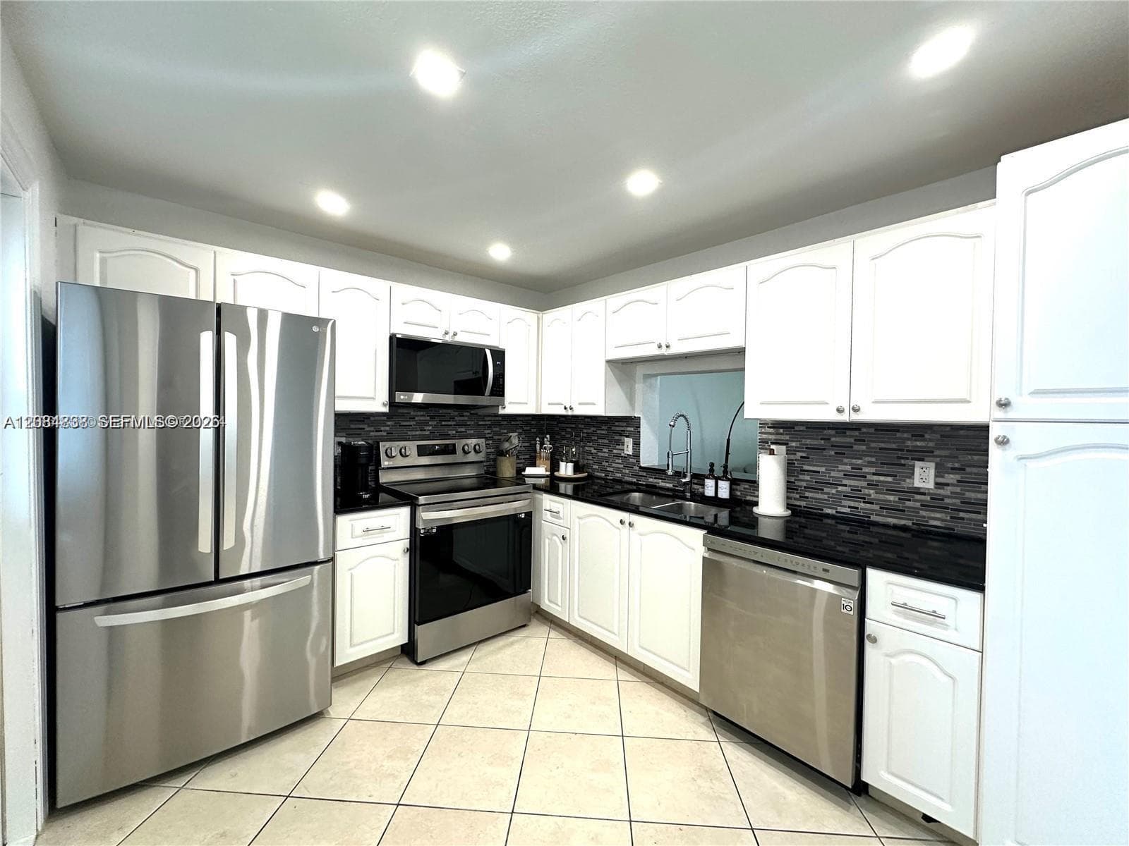 MEADOWBROOK TOWERS · #102 in Hallandale Beach - Photo 4
