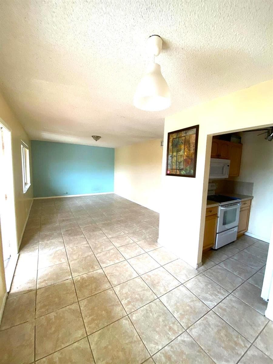 crysal lakes 209 living area