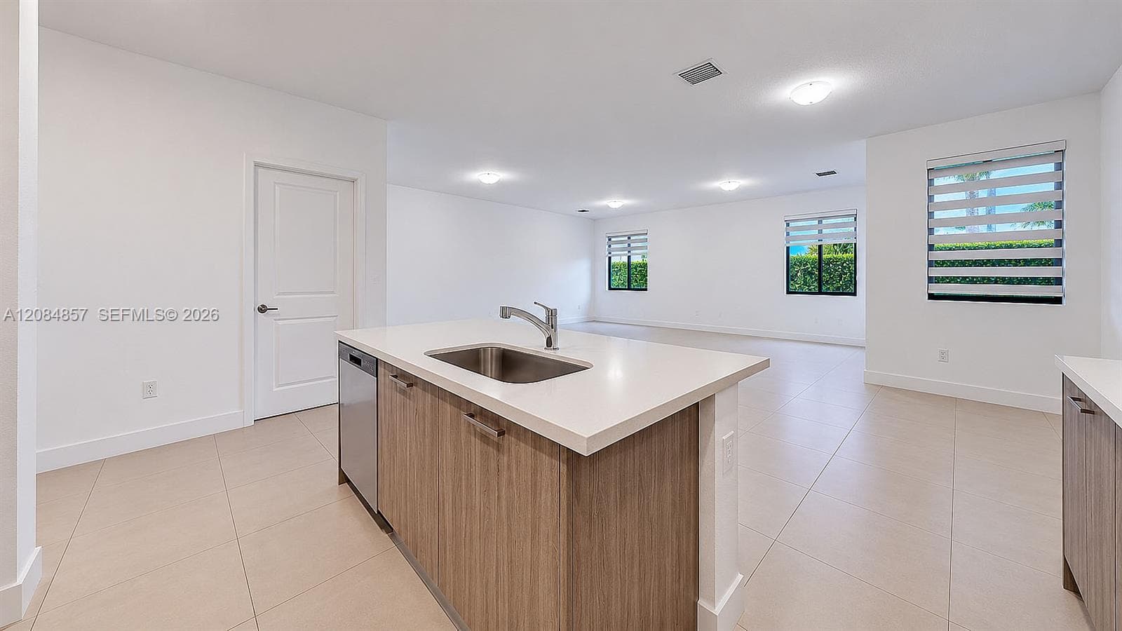 15811 SW 136th Ter photo 12