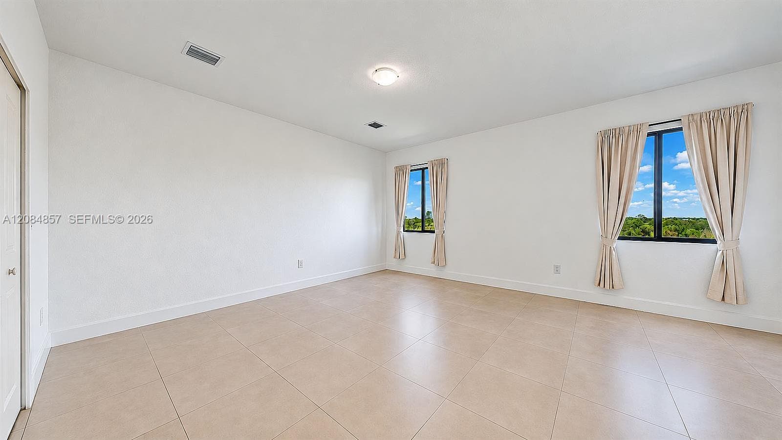 15811 SW 136th Ter photo 22