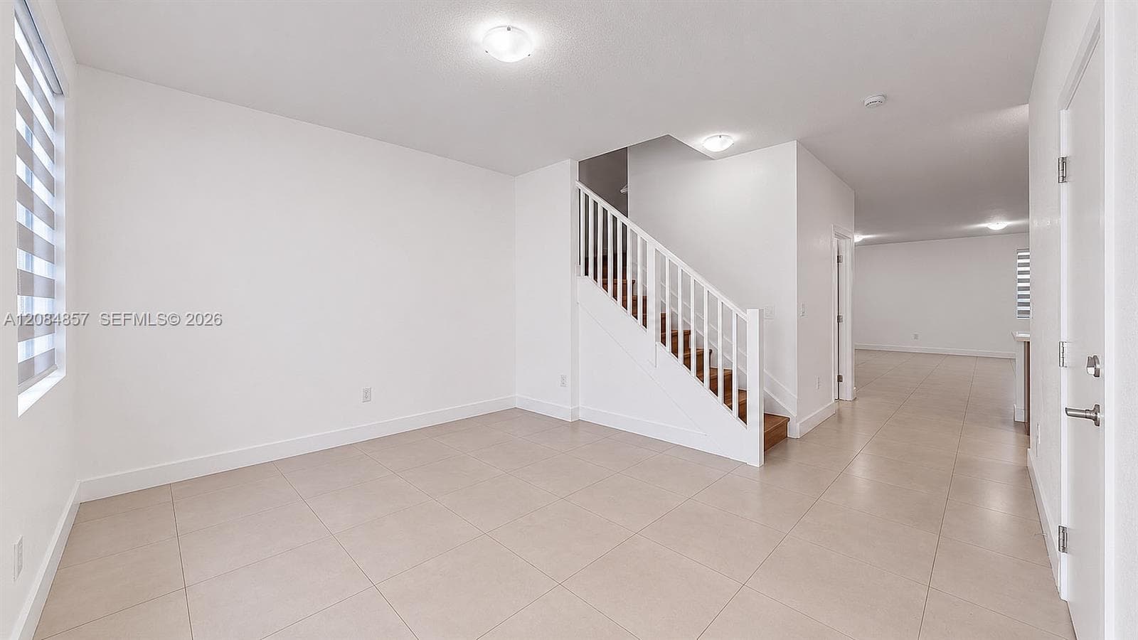 15811 SW 136th Ter photo 3