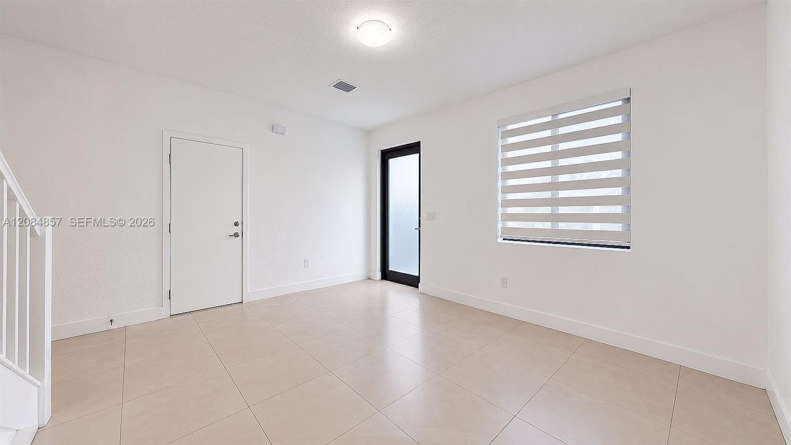 15811 SW 136th Ter photo 4