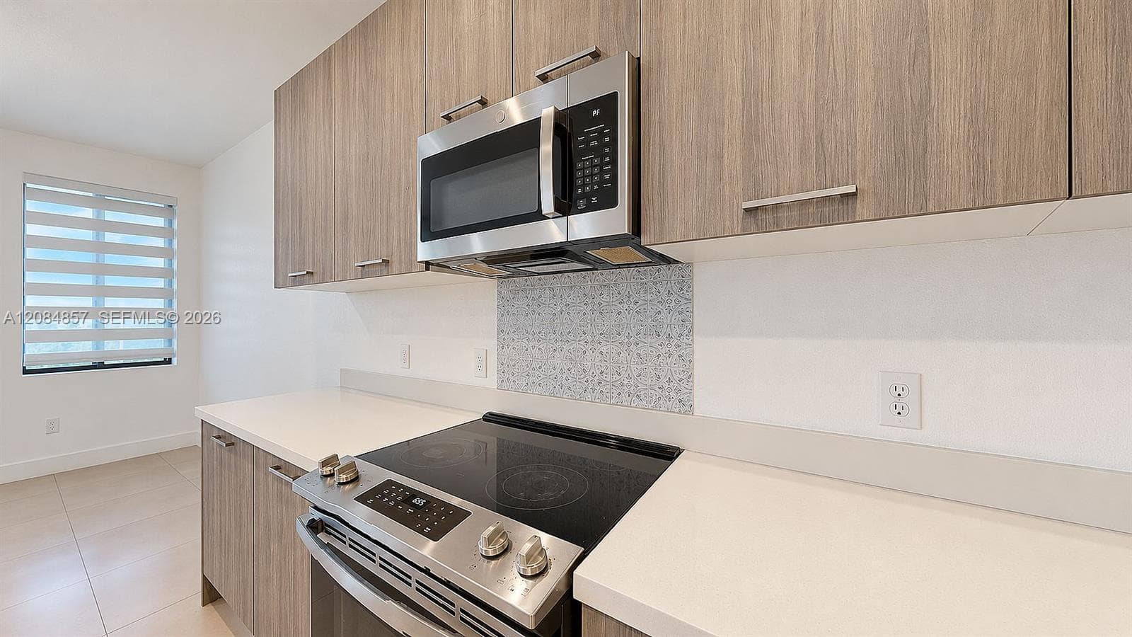 15811 SW 136th Ter photo 8