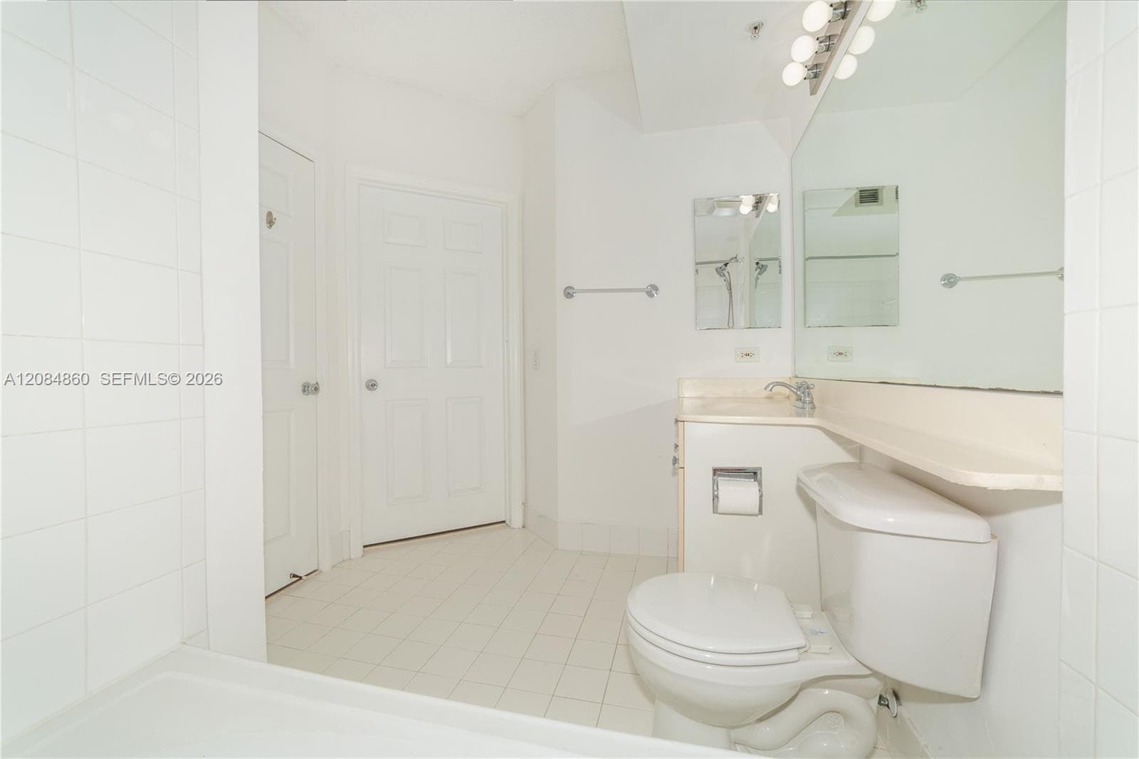 Porto Bellagio · #2512 in Sunny Isles Beach - Photo 24