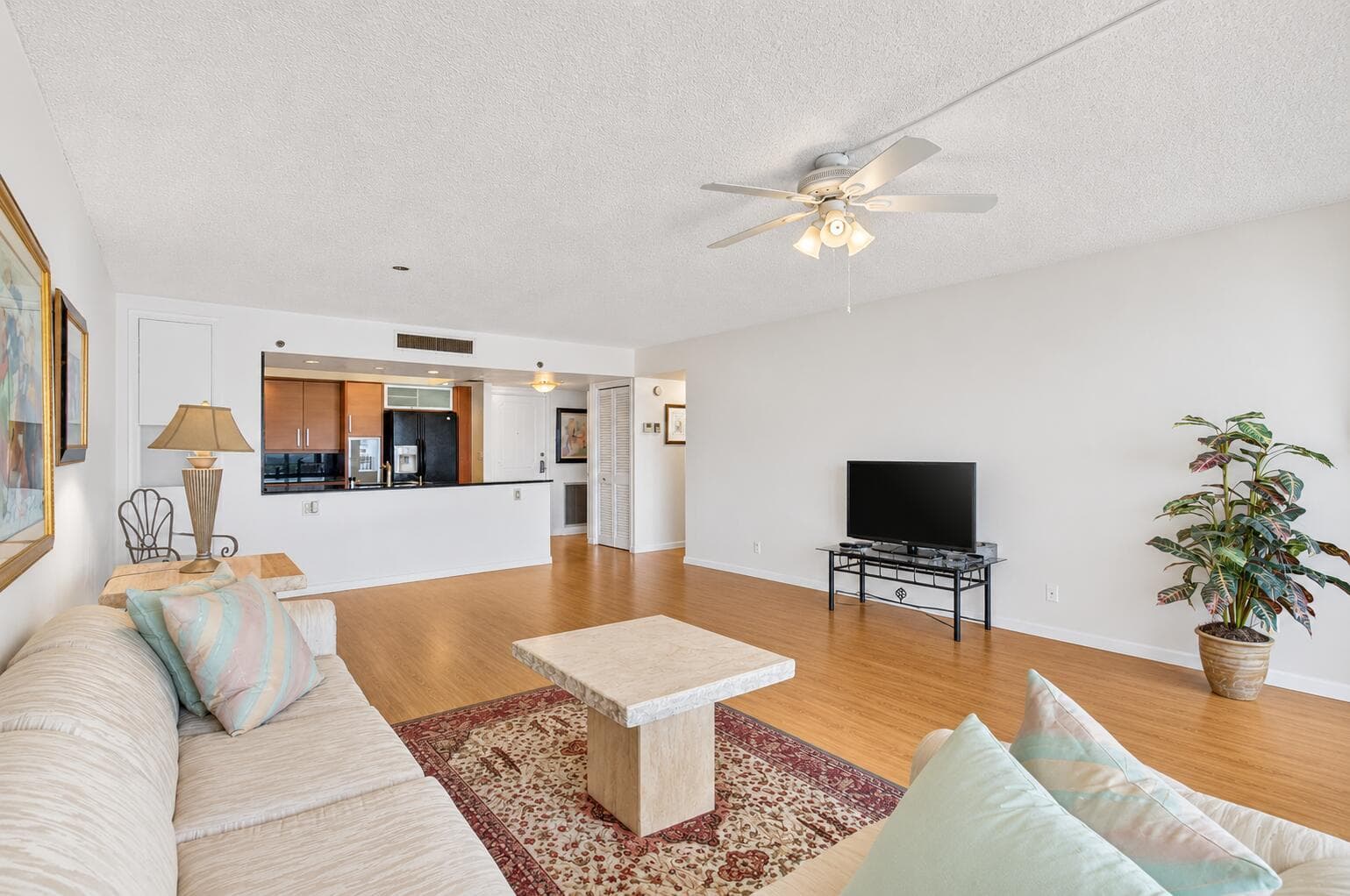 LIVING ROOM/DINING AREA