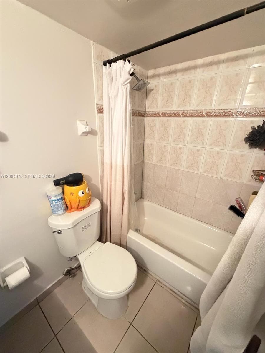 LAS ESTRELLAS CONDO · #202 in Hialeah - Photo 4