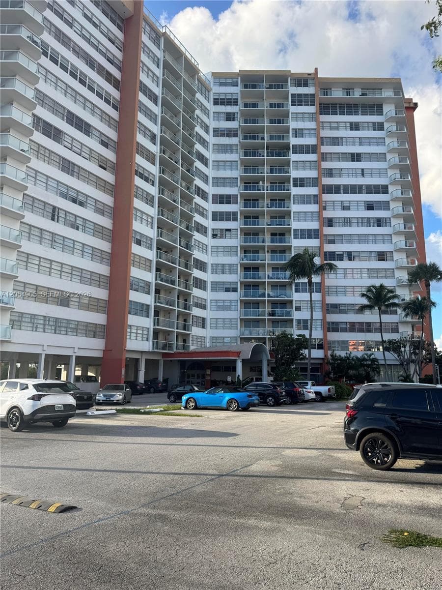 Buckley Towers Condo · #515W in Miami - Photo 2