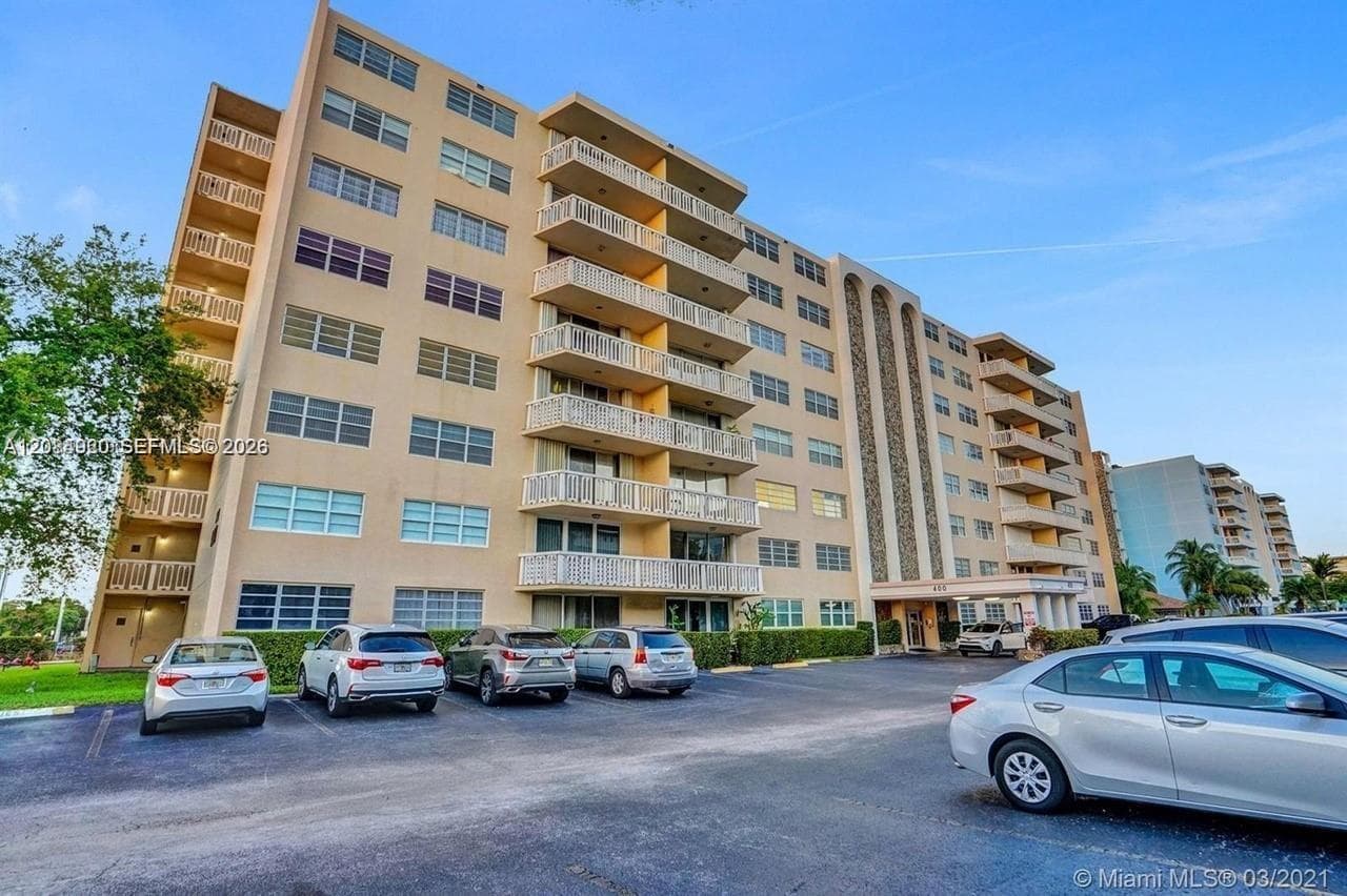CORONADO TOWERS CONDO · #210 in North Miami - Photo 2