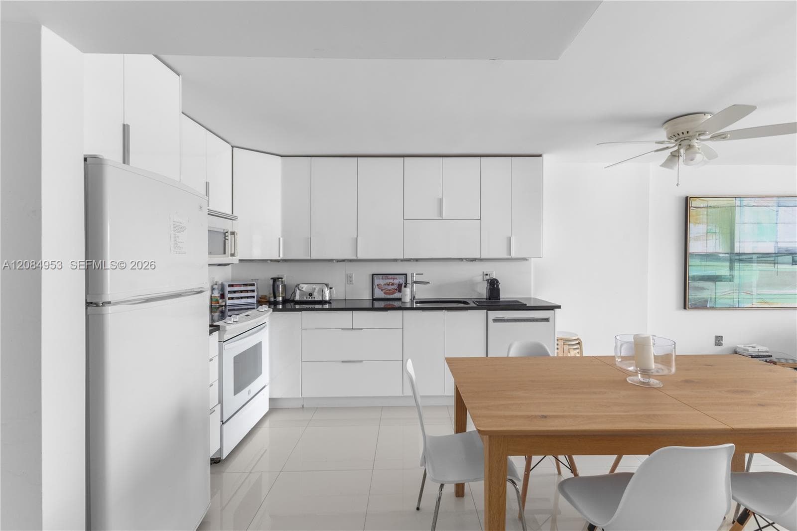 OCEAN POINT CONDO · #607 in Miami Beach - Photo 5