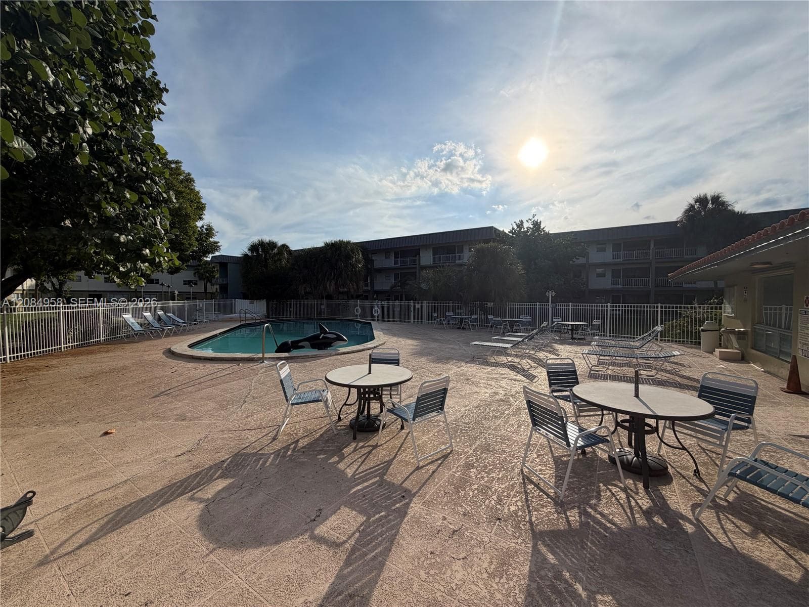 clubhouse/pool