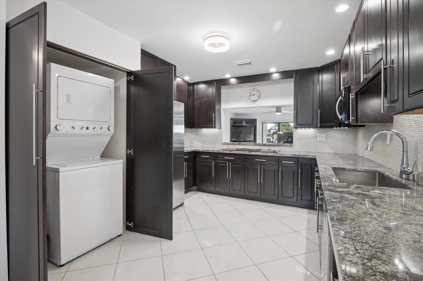 07-Carbonara-1101 S Riverside Dr #103-7