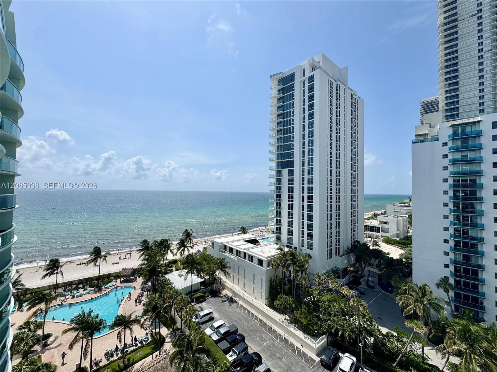 THE TIDES CONDO · #11L in Hollywood - Photo 2