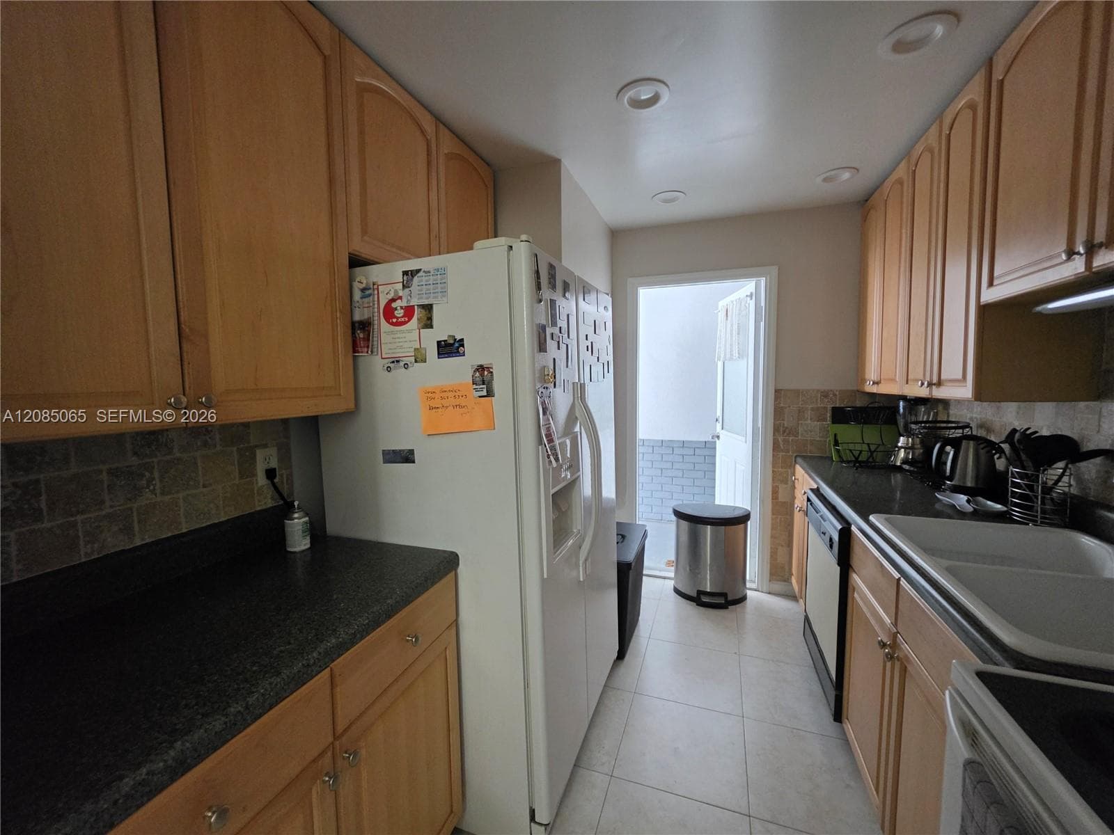 TOWN & COUNTRY APTS CONDO · #119 in Hollywood - Photo 12