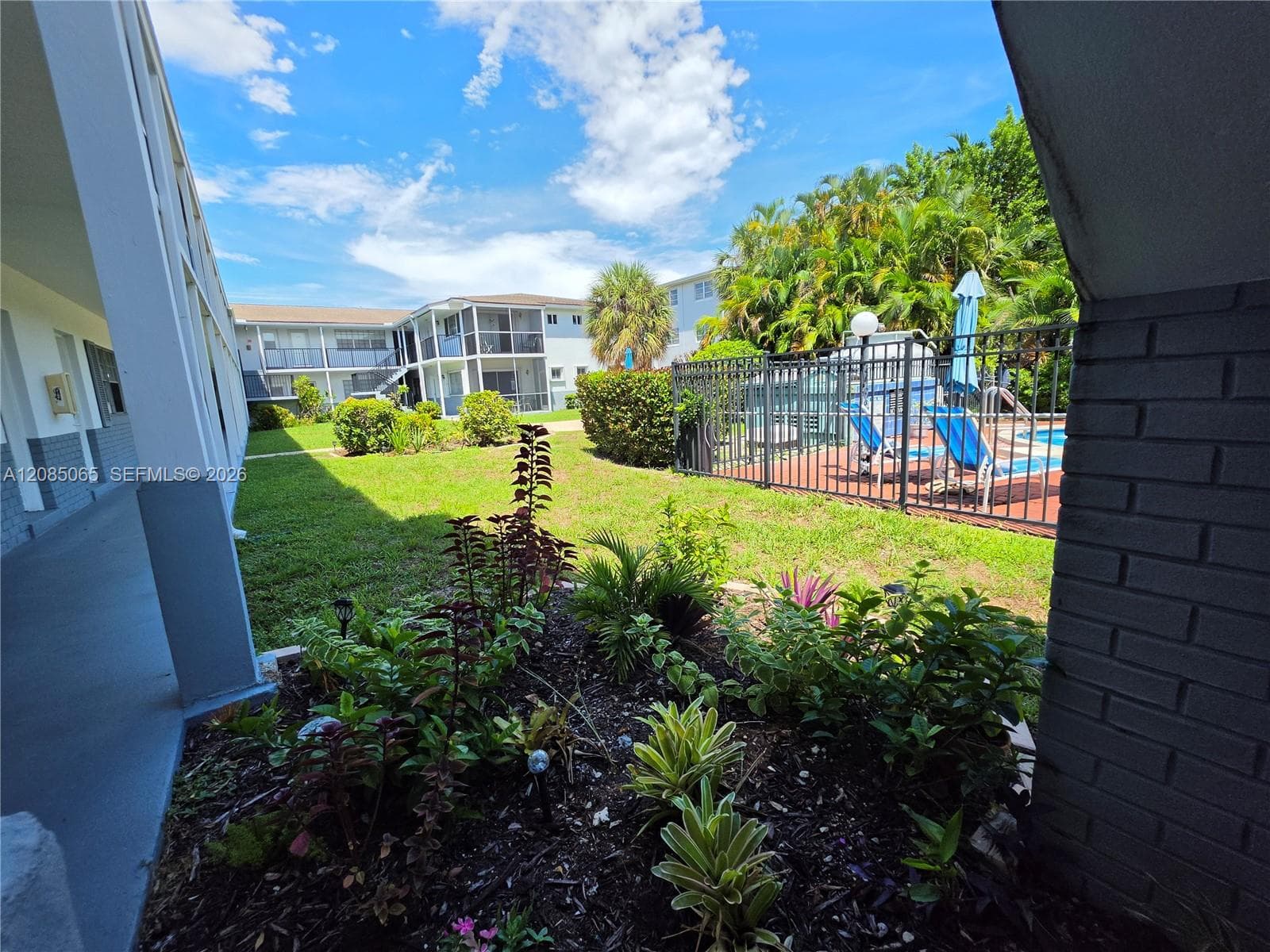 TOWN & COUNTRY APTS CONDO · #119 in Hollywood - Photo 36