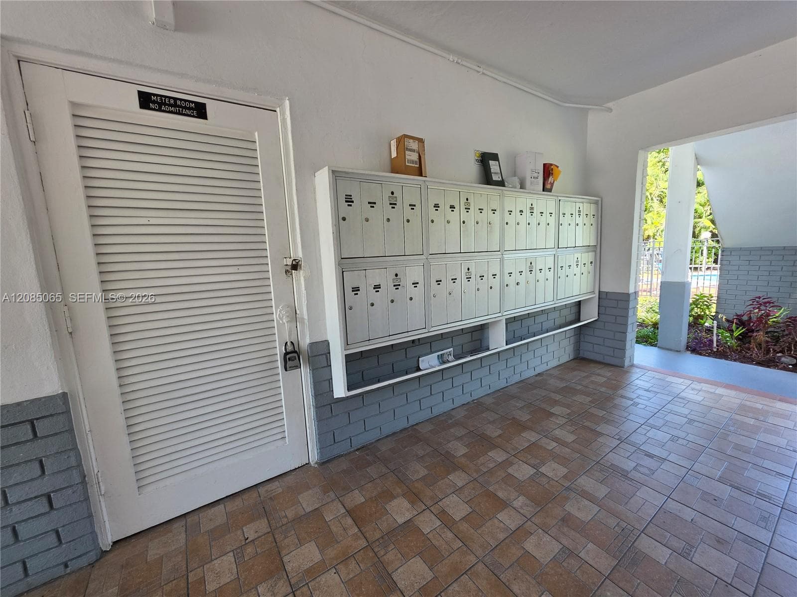 TOWN & COUNTRY APTS CONDO · #119 in Hollywood - Photo 32