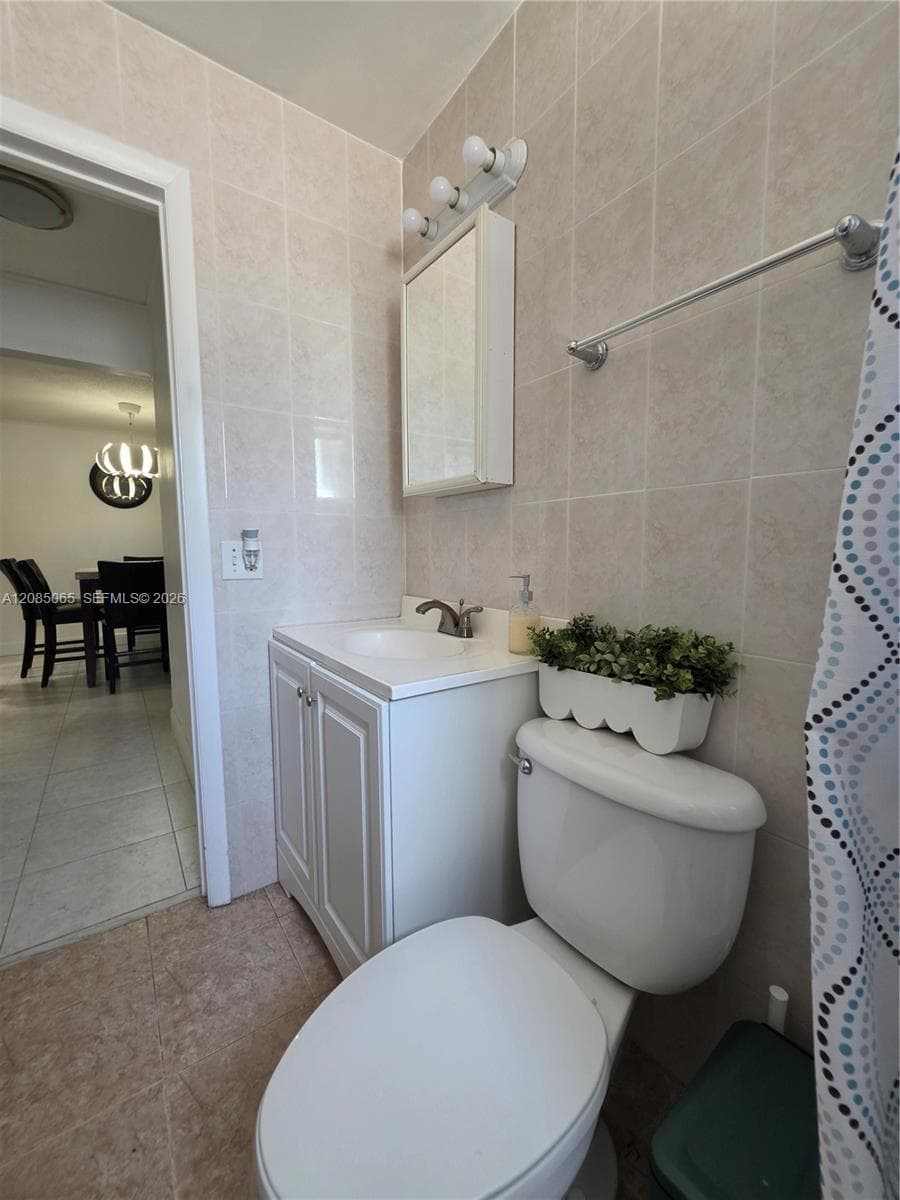 TOWN & COUNTRY APTS CONDO · #119 in Hollywood - Photo 28