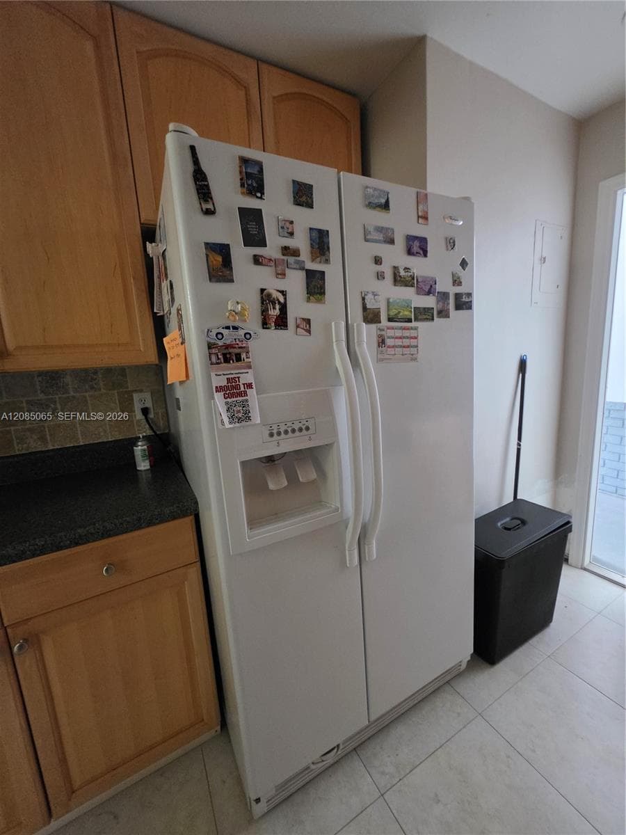 TOWN & COUNTRY APTS CONDO · #119 in Hollywood - Photo 15