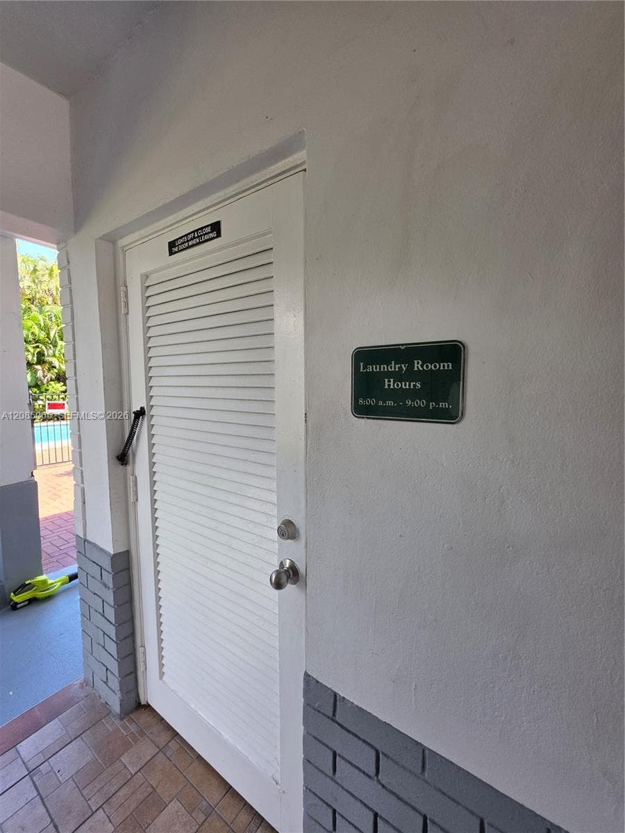 TOWN & COUNTRY APTS CONDO · #119 in Hollywood - Photo 31