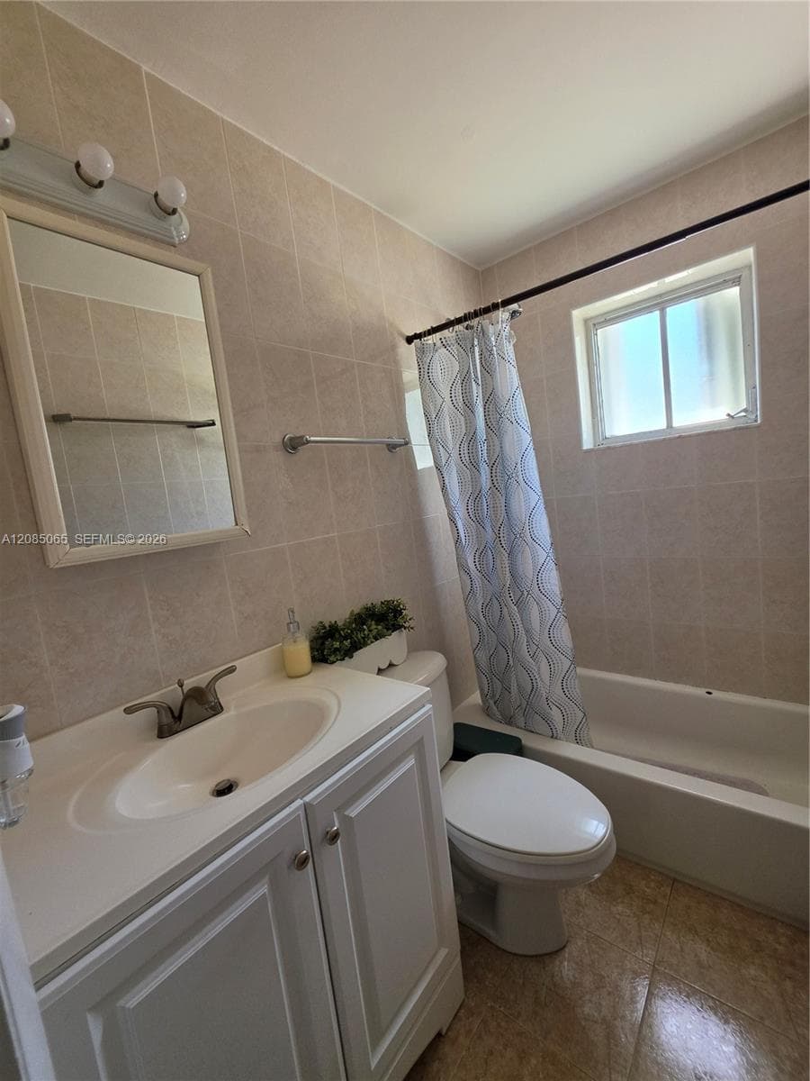 TOWN & COUNTRY APTS CONDO · #119 in Hollywood - Photo 29