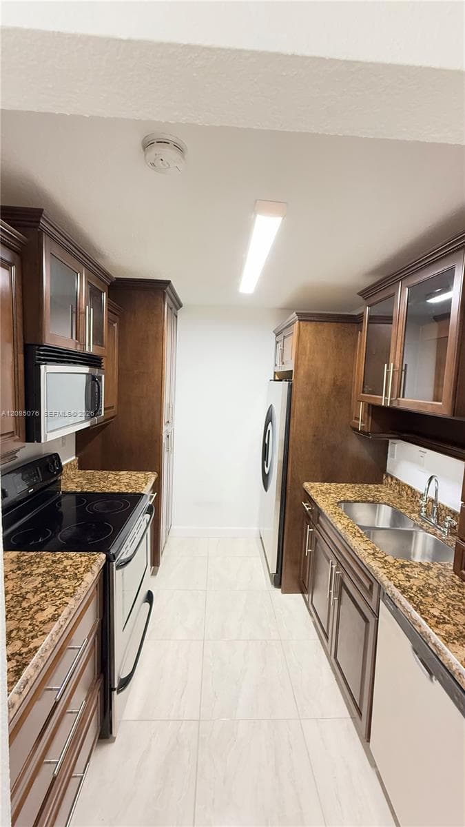 Cypress Village Condo · #Q8 in Miami Lakes - Photo 13