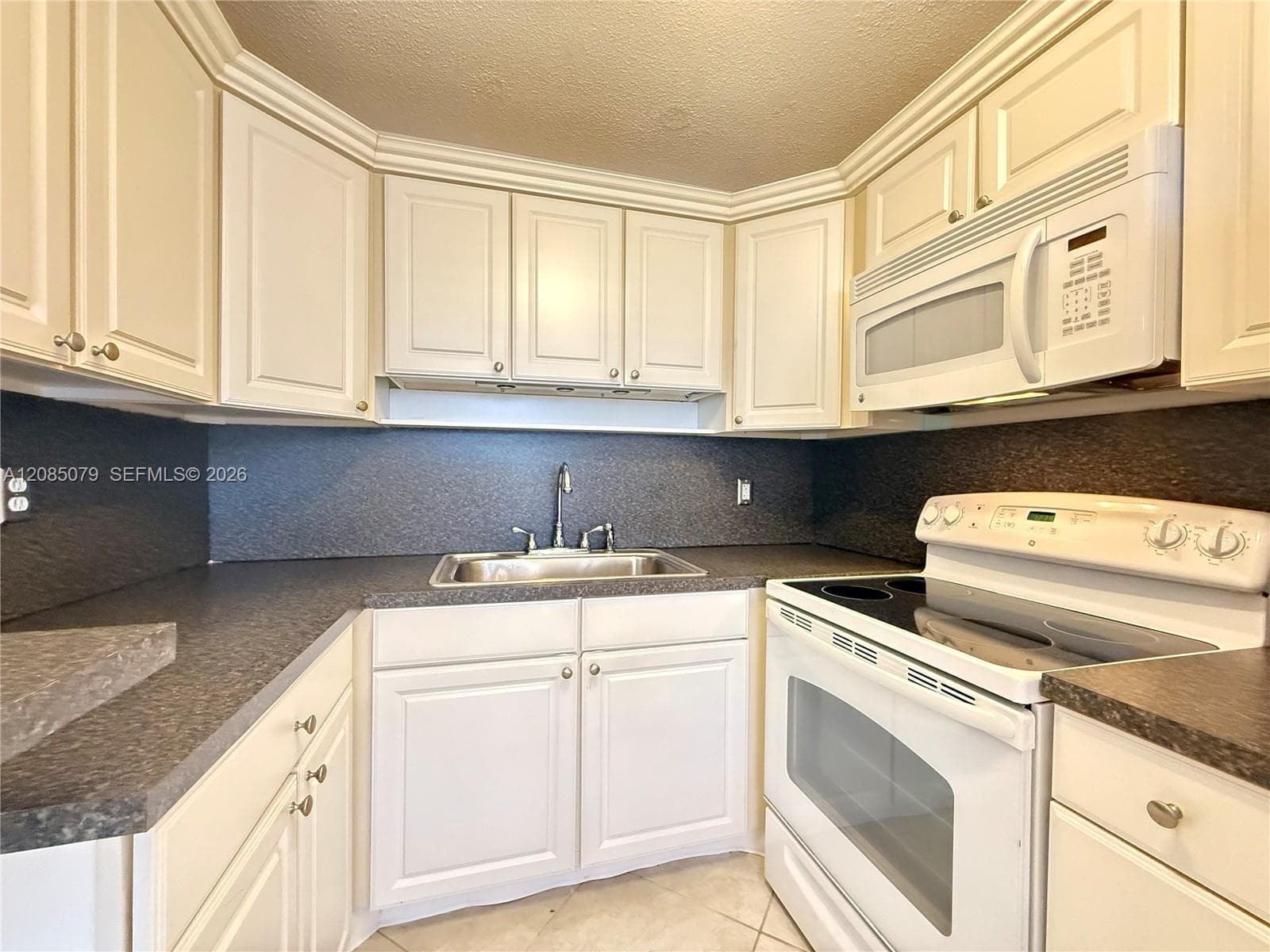 RONOLA APTS CONDO · #7 in Dania Beach - Photo 5