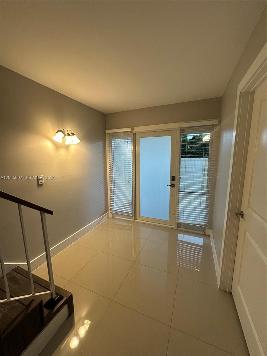 14357 Kendale Lakes Cir #14357 photo 6
