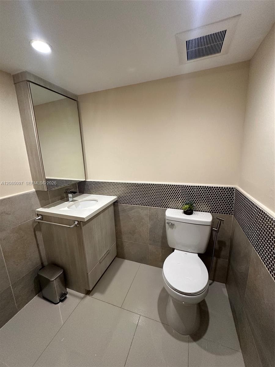14357 Kendale Lakes Cir #14357 photo 13