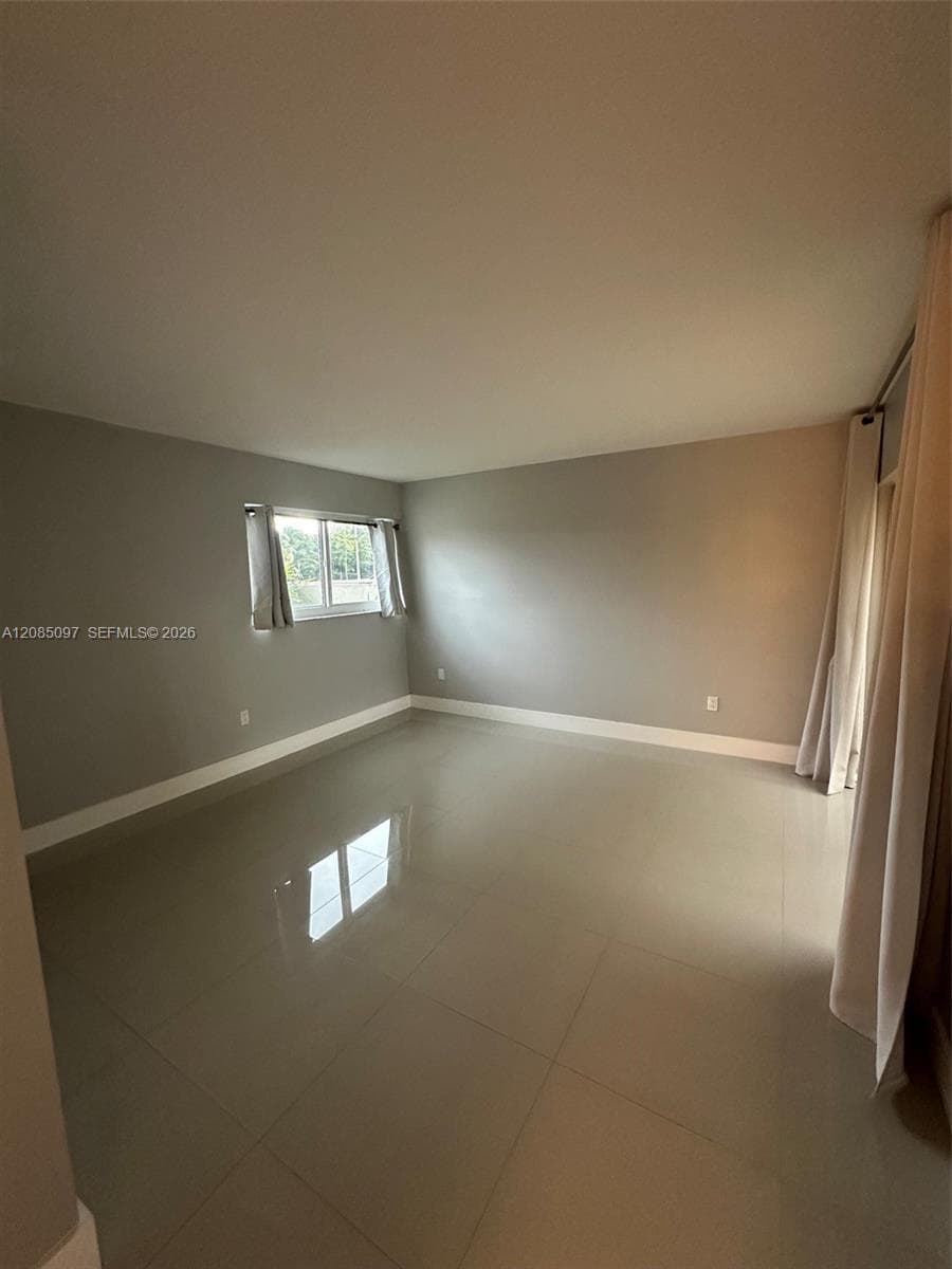 14357 Kendale Lakes Cir #14357 photo 7