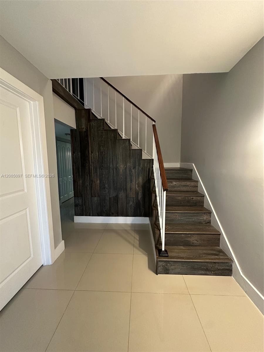 14357 Kendale Lakes Cir #14357 photo 9