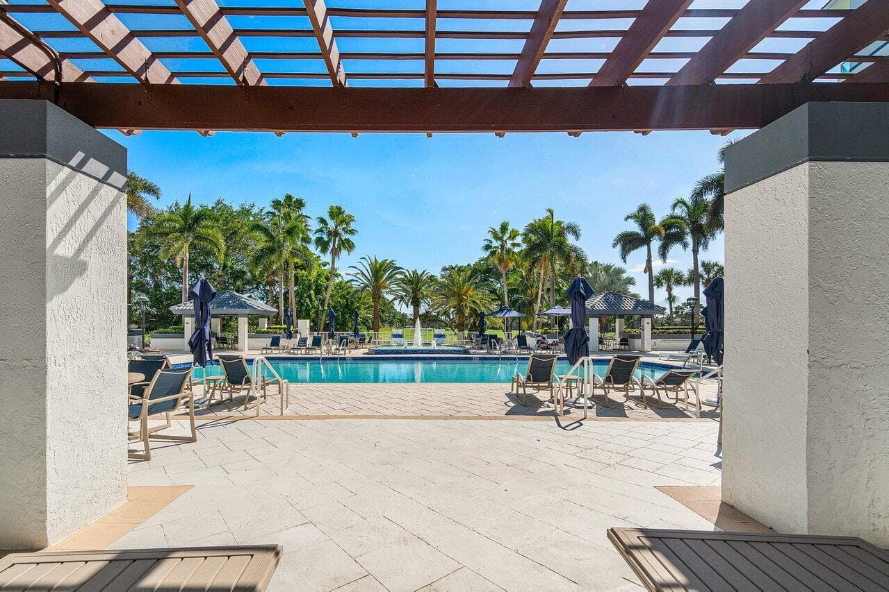 550 SE Mizner Blvd B309 Boca Raton FL 33