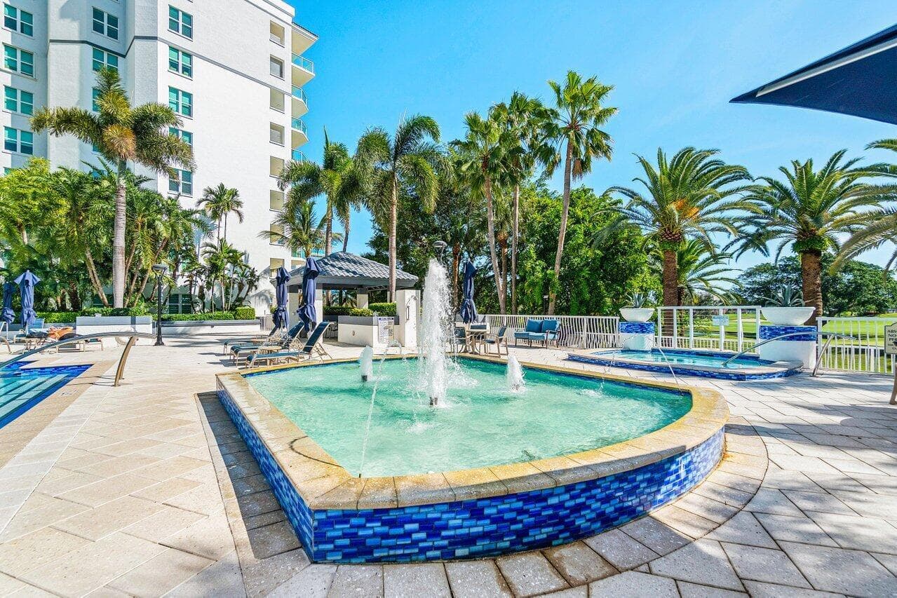 550 SE Mizner Blvd B309 Boca Raton FL 33