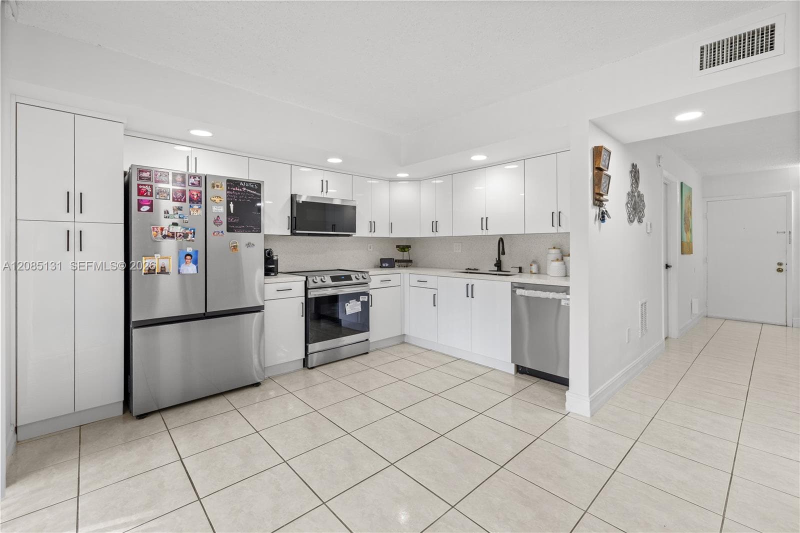 THE HORIZONS WEST CONDO · #107 in Miami - Photo 3