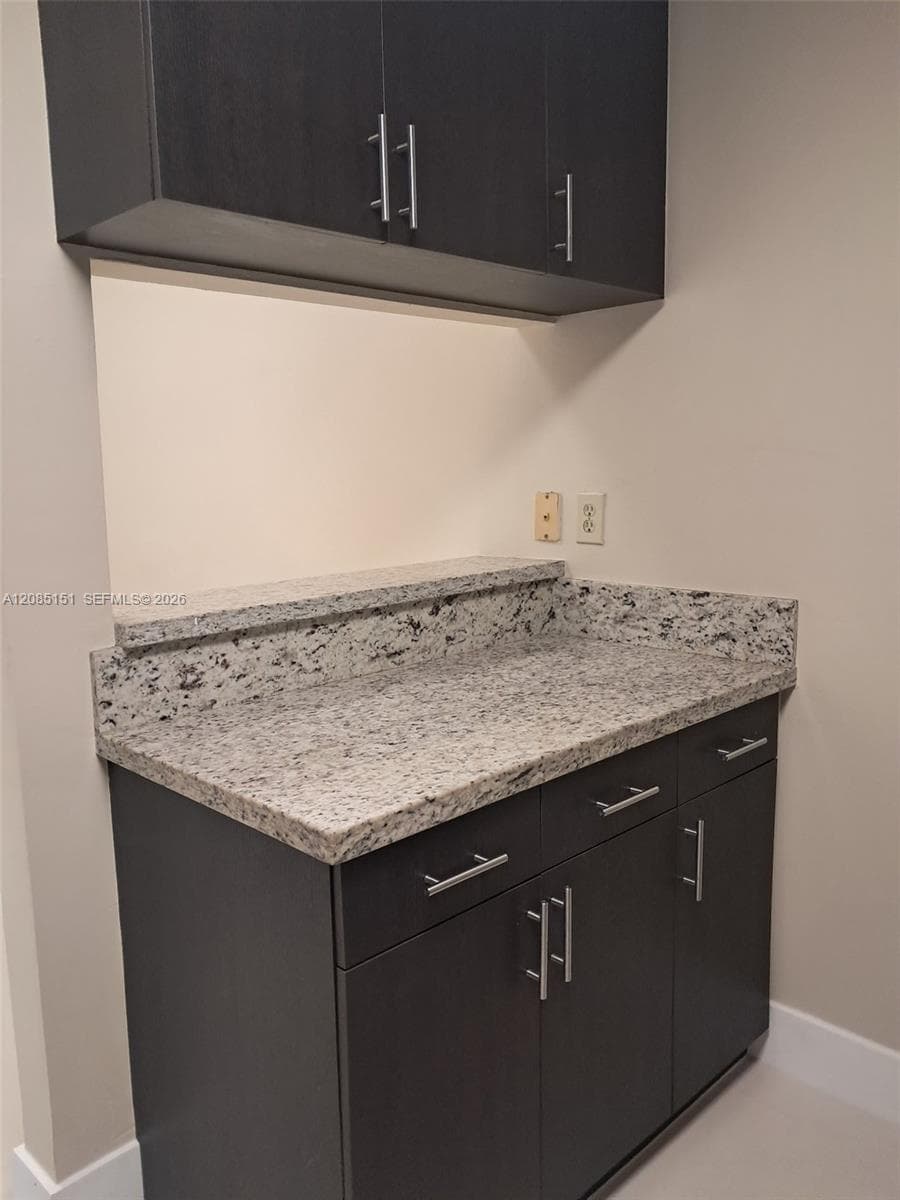 MAHOGANY KEY CONDO #7 · #204 in Miami - Photo 2