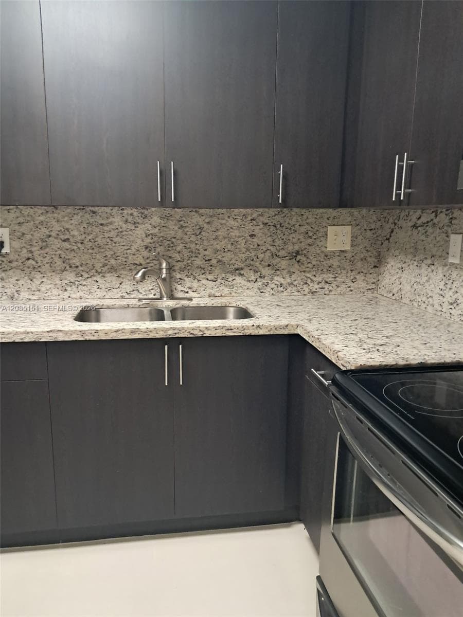 MAHOGANY KEY CONDO #7 · #204 in Miami - Photo 4