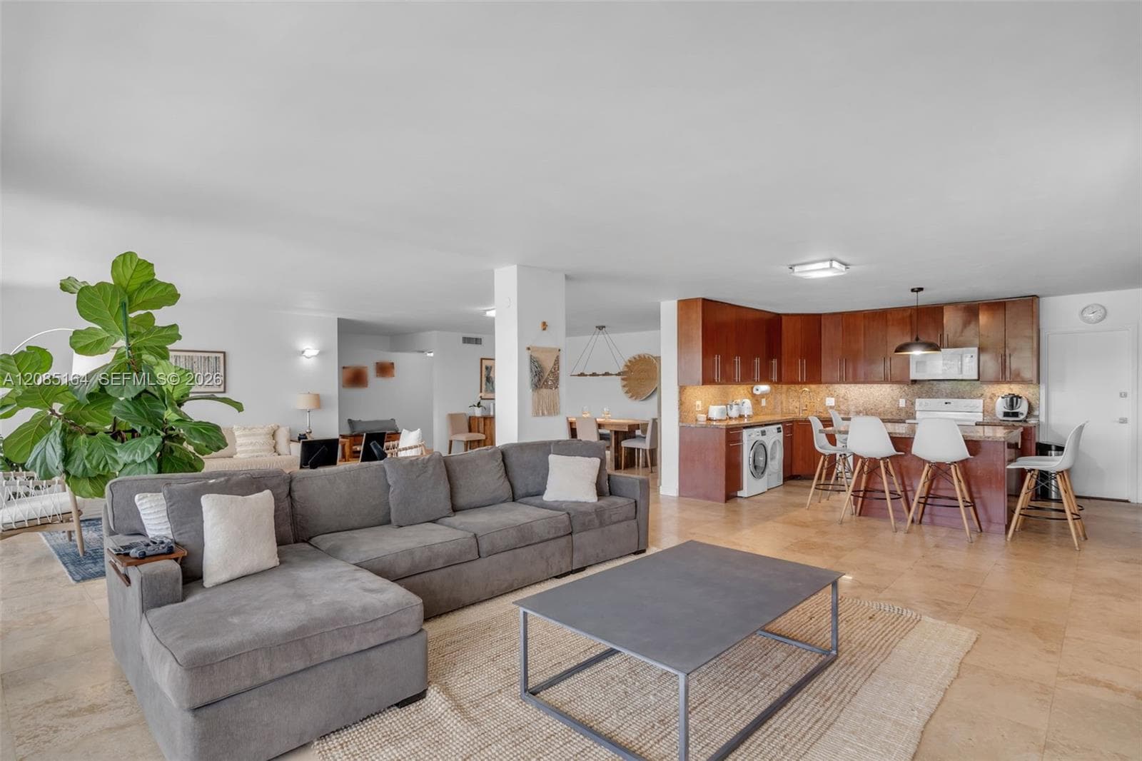 Commodore Club South · #310 in Key Biscayne - Photo 12