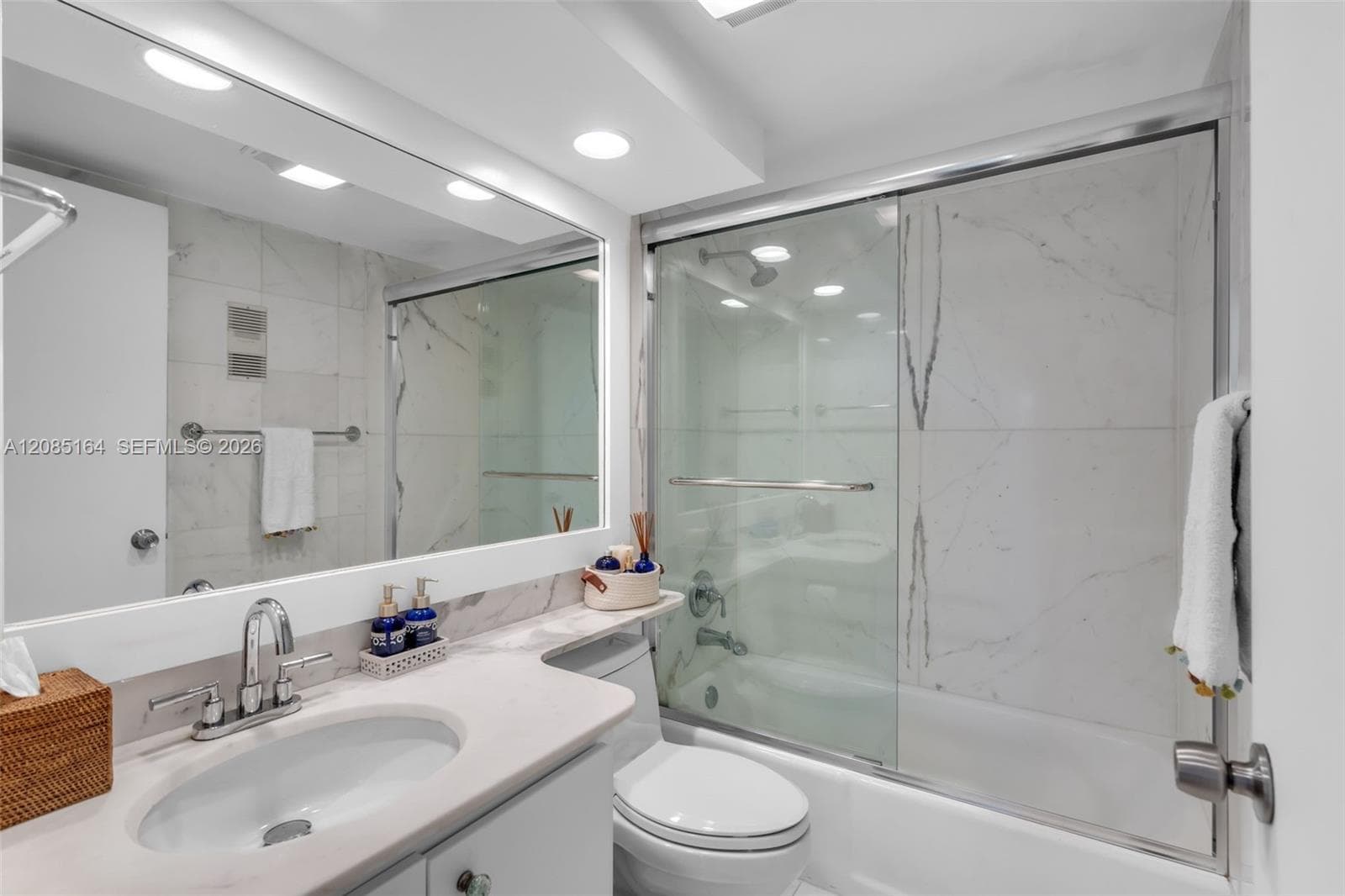 Commodore Club South · #310 in Key Biscayne - Photo 33