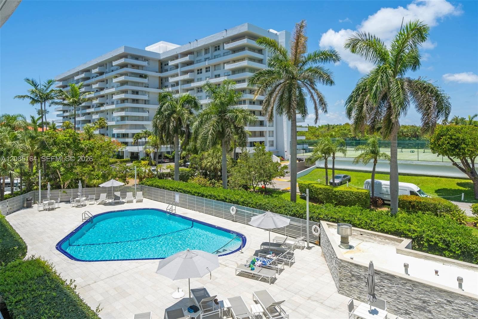 Commodore Club South · #310 in Key Biscayne - Photo 39