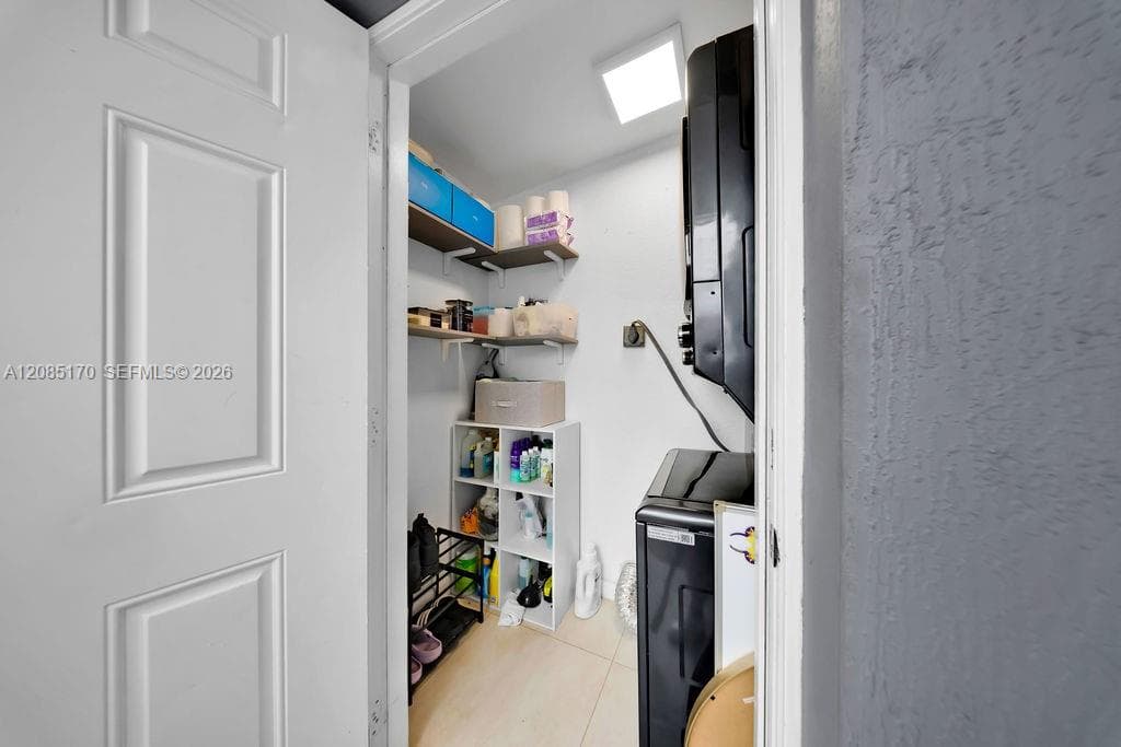 2020 Rutland St photo 24