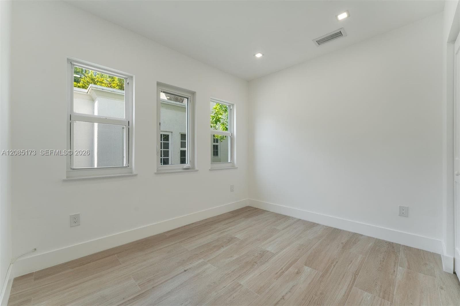 3125 Paola Dr photo 23